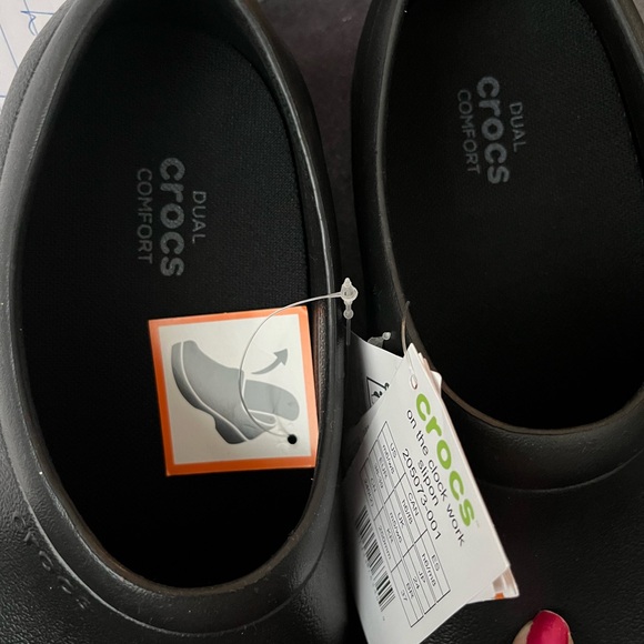 Brand new CROCS Wonen’s Black ‘On The Clock Work Slipon’ Relaxed Fit NEW - Picture 3 of 5